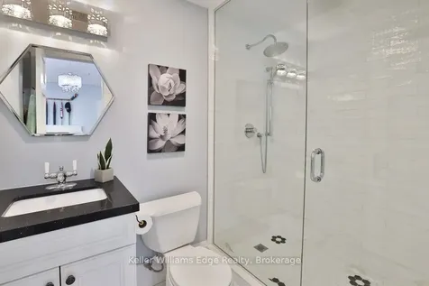 441 Claremont Crescent Oakville ON L6J 6J9