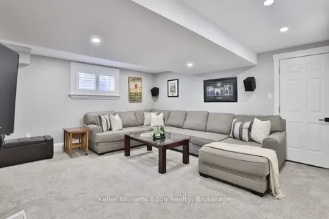 441 Claremont Crescent Oakville ON L6J 6J9