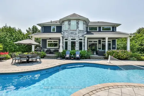 441 Claremont Crescent Oakville ON L6J 6J9