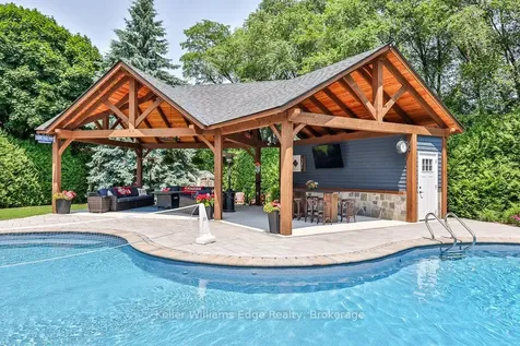 441 Claremont Crescent Oakville ON L6J 6J9