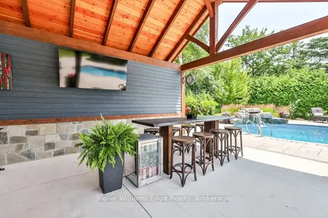 441 Claremont Crescent Oakville ON L6J 6J9
