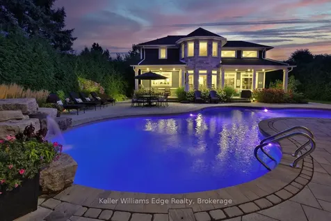 441 Claremont Crescent Oakville ON L6J 6J9