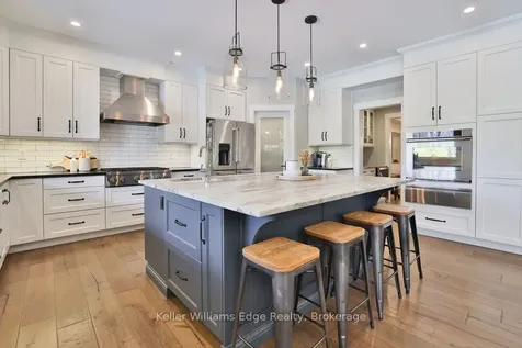 441 Claremont Crescent Oakville ON L6J 6J9