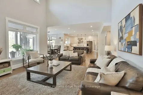 441 Claremont Crescent Oakville ON L6J 6J9