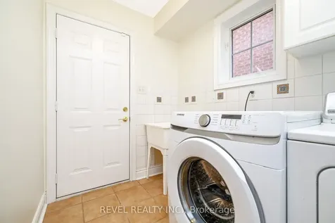 62 Mcnally Street Halton Hills ON L7G 6E2