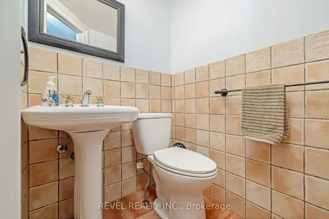 62 Mcnally Street Halton Hills ON L7G 6E2