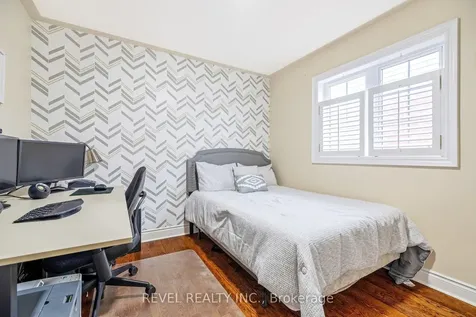62 Mcnally Street Halton Hills ON L7G 6E2