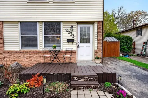 2233 Melissa Crescent Burlington ON L7P 3T4