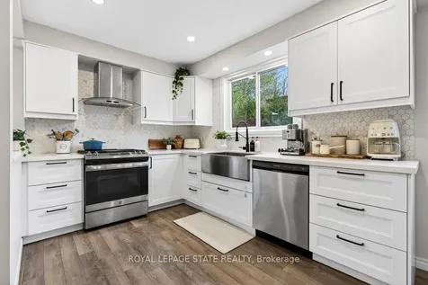 2233 Melissa Crescent Burlington ON L7P 3T4