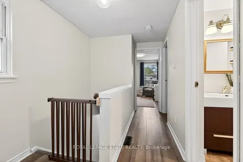 2233 Melissa Crescent Burlington ON L7P 3T4