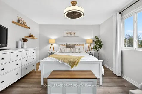 2233 Melissa Crescent Burlington ON L7P 3T4