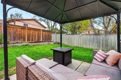 2233 Melissa Crescent Burlington ON L7P 3T4