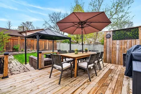 2233 Melissa Crescent Burlington ON L7P 3T4