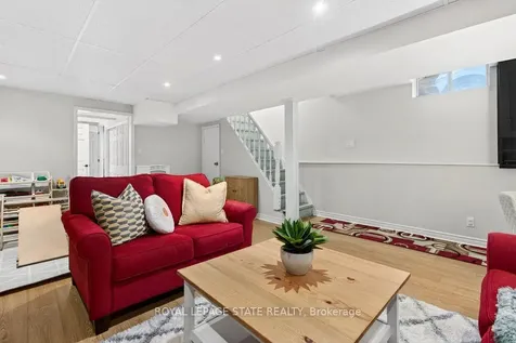 2233 Melissa Crescent Burlington ON L7P 3T4