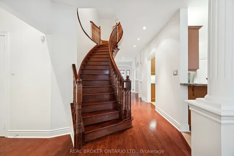 1583 Hallstone Road Brampton ON L6Y 5K8