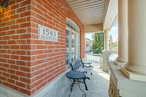 1583 Hallstone Road Brampton ON L6Y 5K8