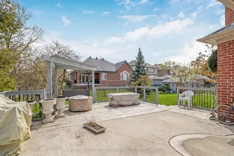 1583 Hallstone Road Brampton ON L6Y 5K8