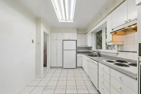 2175 Denise Road Mississauga ON L4X 1H9
