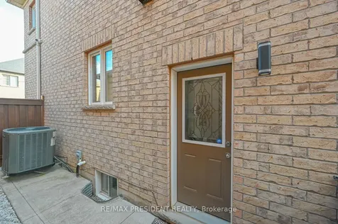 65 Parity Road Brampton ON L6X 5M8