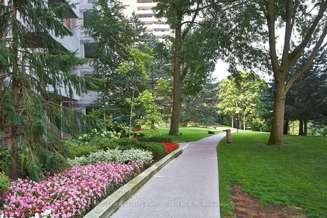 260 Scarlett Road Toronto ON M6N 4X6