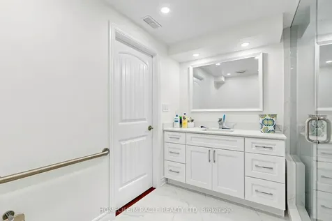 148 Holloway Terrace Milton ON L9T 0R6