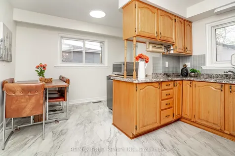 64 Dalraith Crescent Brampton ON L6T 2X5