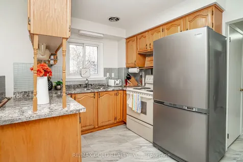64 Dalraith Crescent Brampton ON L6T 2X5