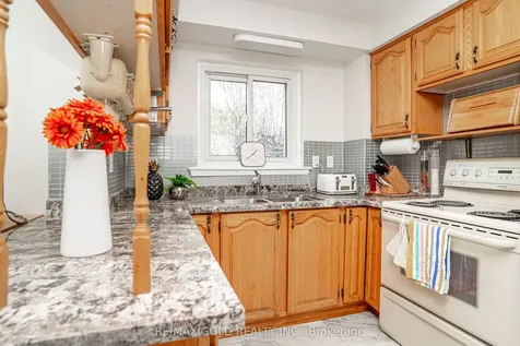 64 Dalraith Crescent Brampton ON L6T 2X5