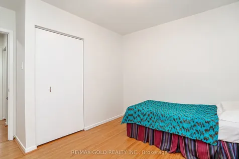 64 Dalraith Crescent Brampton ON L6T 2X5