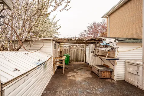 64 Dalraith Crescent Brampton ON L6T 2X5