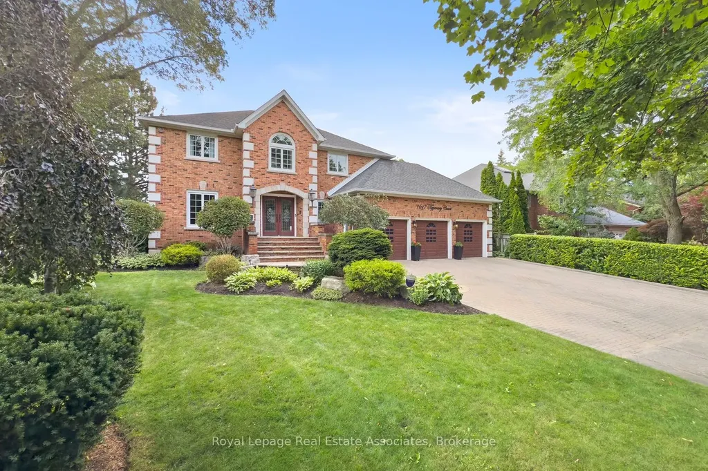 1617 Tipperary Court Mississauga ON L5H 3Z5