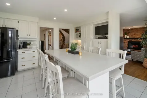 1617 Tipperary Court Mississauga ON L5H 3Z5