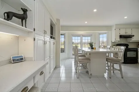 1617 Tipperary Court Mississauga ON L5H 3Z5