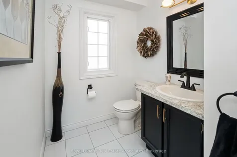 1617 Tipperary Court Mississauga ON L5H 3Z5