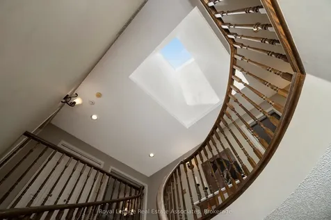 1617 Tipperary Court Mississauga ON L5H 3Z5