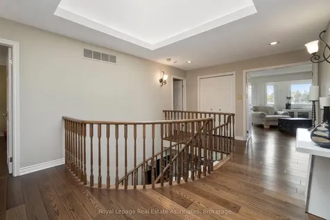 1617 Tipperary Court Mississauga ON L5H 3Z5