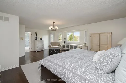 1617 Tipperary Court Mississauga ON L5H 3Z5