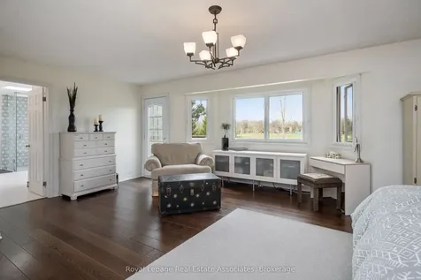 1617 Tipperary Court Mississauga ON L5H 3Z5