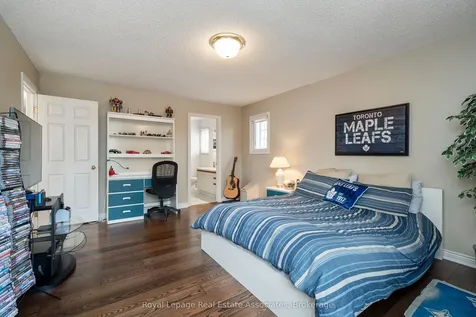 1617 Tipperary Court Mississauga ON L5H 3Z5
