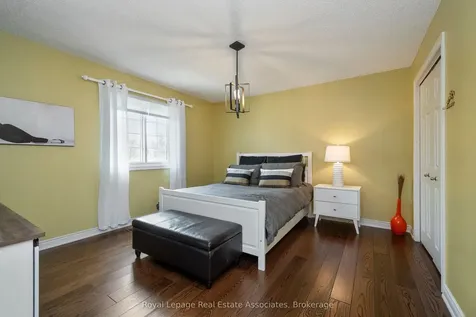 1617 Tipperary Court Mississauga ON L5H 3Z5