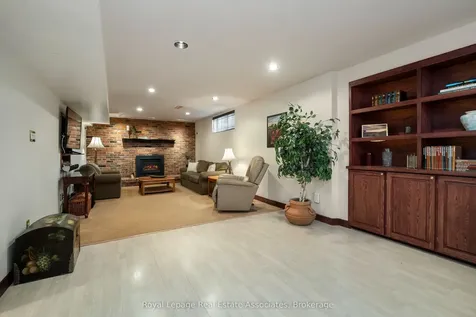 1617 Tipperary Court Mississauga ON L5H 3Z5