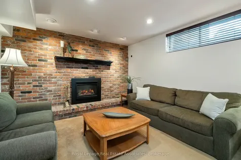 1617 Tipperary Court Mississauga ON L5H 3Z5