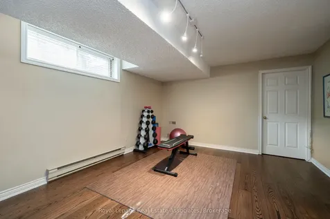 1617 Tipperary Court Mississauga ON L5H 3Z5