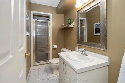 1617 Tipperary Court Mississauga ON L5H 3Z5
