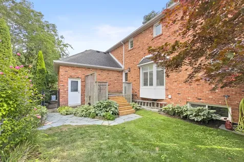 1617 Tipperary Court Mississauga ON L5H 3Z5