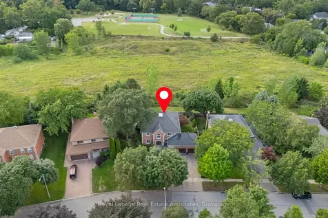 1617 Tipperary Court Mississauga ON L5H 3Z5