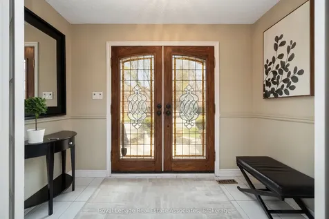 1617 Tipperary Court Mississauga ON L5H 3Z5
