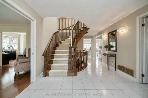 1617 Tipperary Court Mississauga ON L5H 3Z5