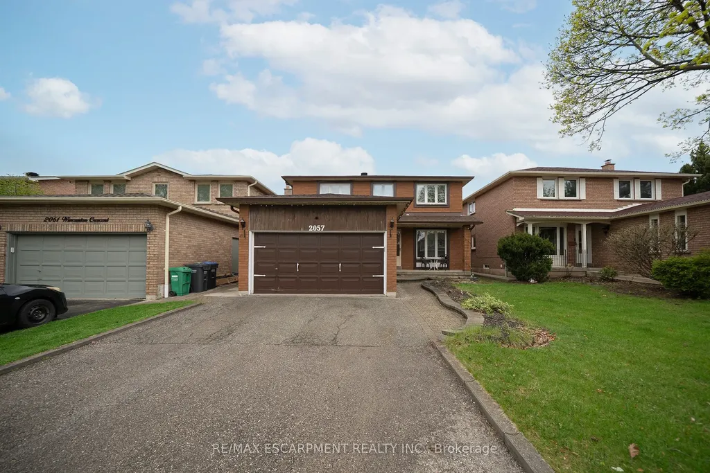 2057 Wincanton Crescent Mississauga ON L5M 3E4