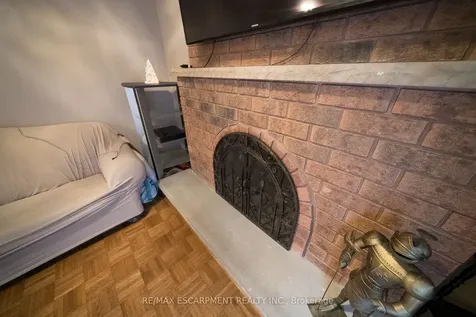 2057 Wincanton Crescent Mississauga ON L5M 3E4